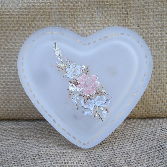 Vintage Viking Glass Floral Heart Trinket Box - Picture 2 of 16